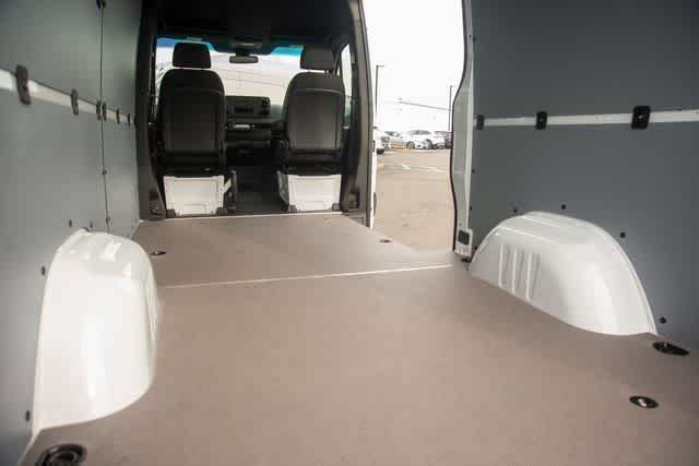 Used 2025 Arctic White Mercedes-Benz  image 36