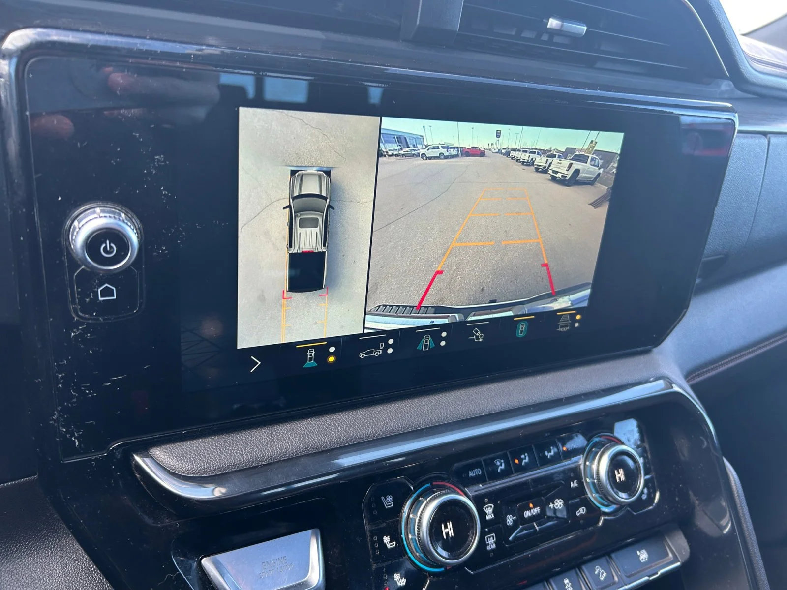 Used 2022 White GMC AT4 Crew Cab image 26