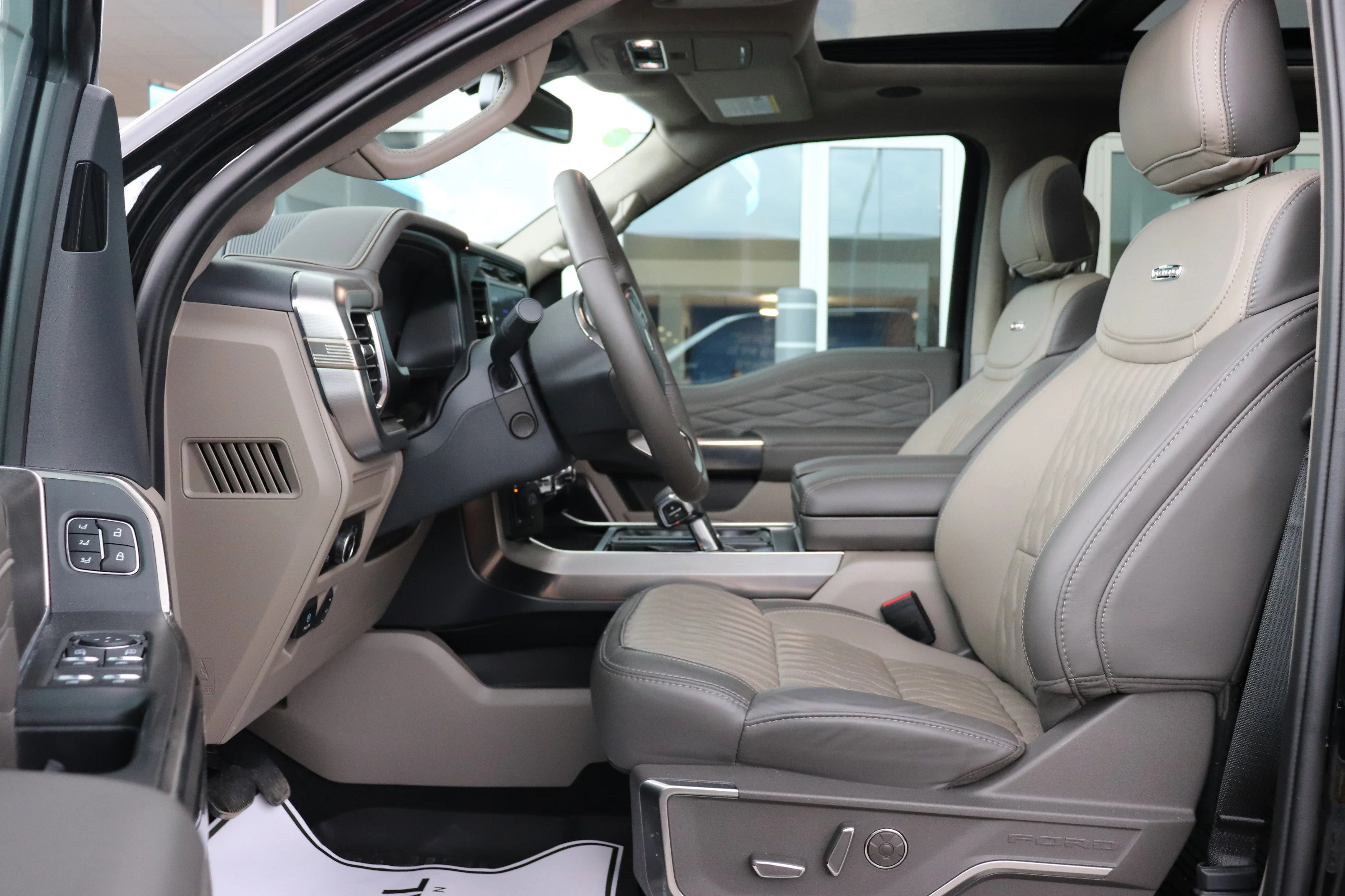 Used 2025 Black Ford Platinum image 7