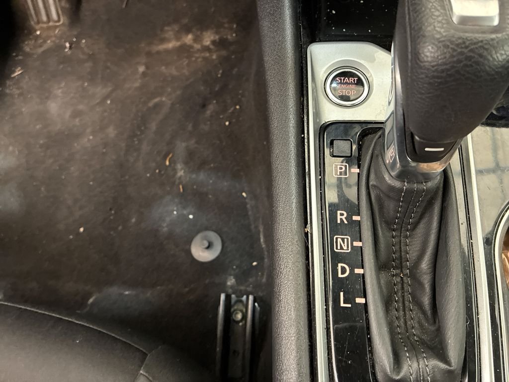 Used 2024 Silver Nissan 2.5 SV image 21