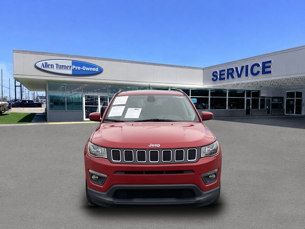 Used 2018 Redline Pearlcoat Jeep Latitude image 3