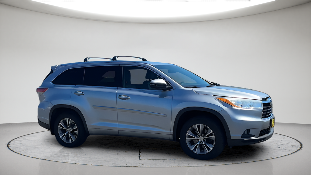 Used 2014 Silver Toyota XLE V6 image 7