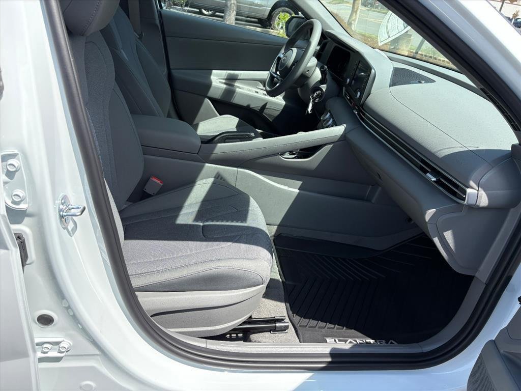 New 2026 Serenity White Pearl Hyundai SE image 42