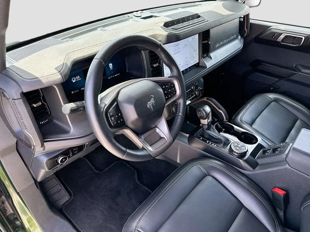 Used 2025 Green Ford Badlands image 9
