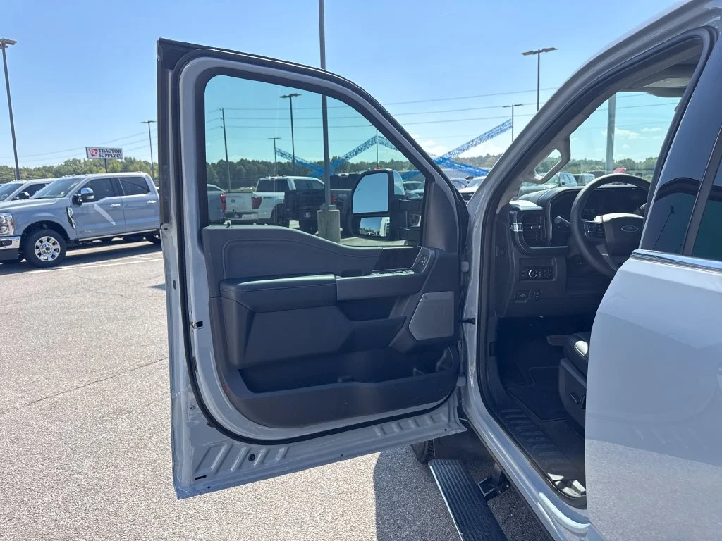 New 2026 Glacier Gray Metallic Tri-Coat Ford F-350® Lariat® image 20