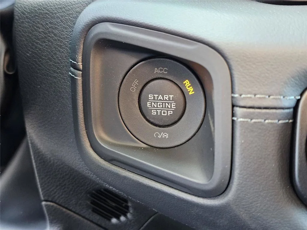 New 2026 Black Clear-Coat Exterior Paint Jeep Sahara image 24