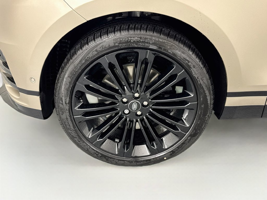 New 2026 Batumi Gold Land Rover Belgravia Edition image 32