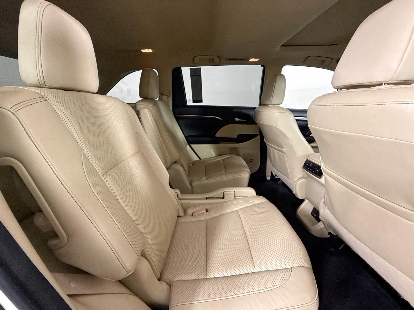 Used 2016 Blizzard Pearl Toyota Limited image 42