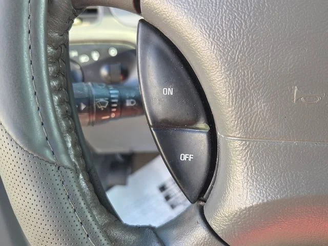 Used 2004 Silver Ford XLS image 23