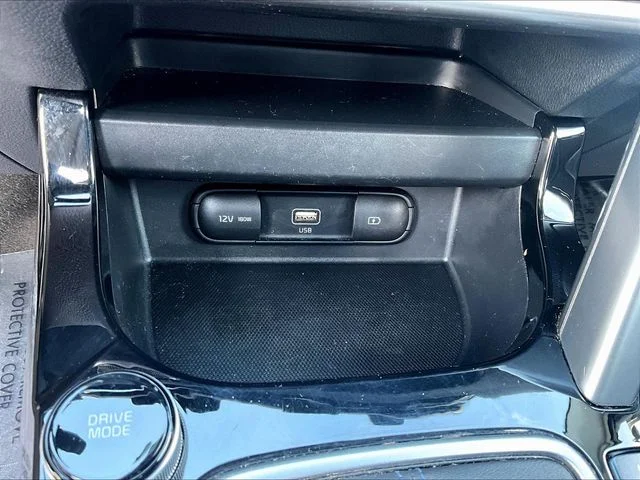 Used 2022 Yellow Kia S image 18