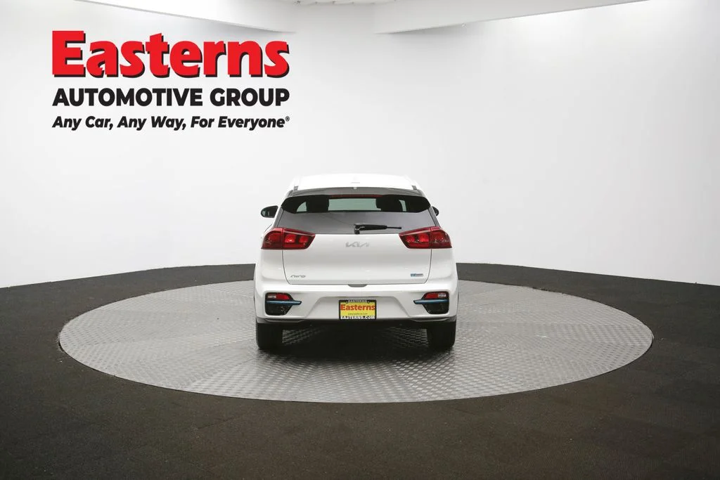 Used 2022 White Kia EX image 37