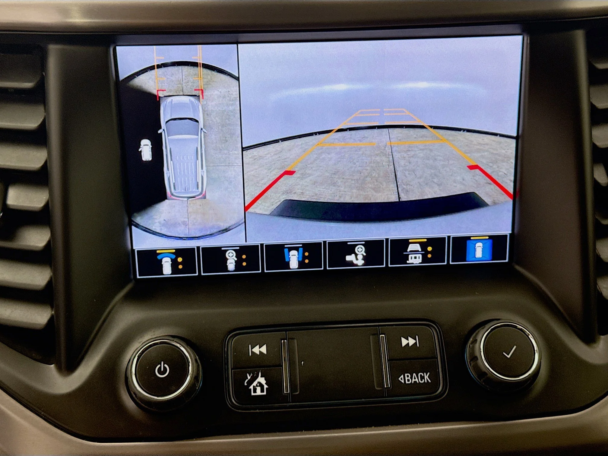 Used 2022 Midnight Blue Metallic GMC AT4 image 16