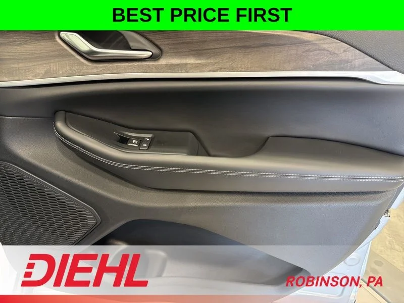 New 2026 Silver Zynith Exterior Paint Jeep Altitude image 15