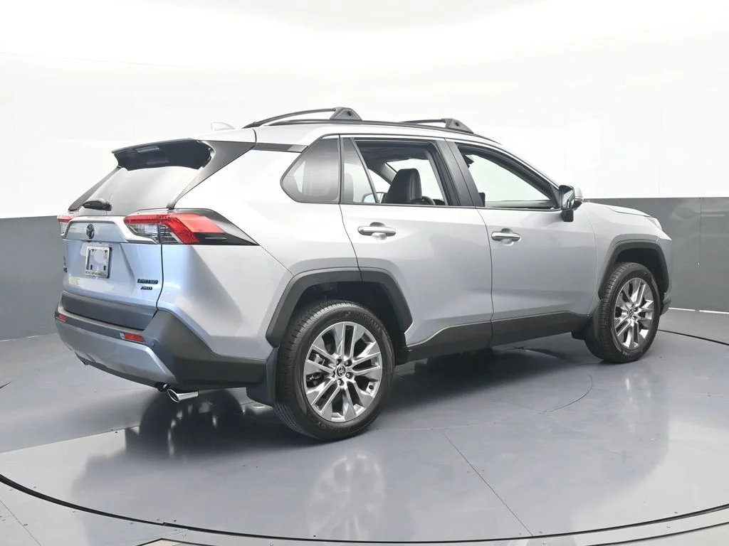 Used 2025 Silver Sky Metallic Toyota Limited image 5