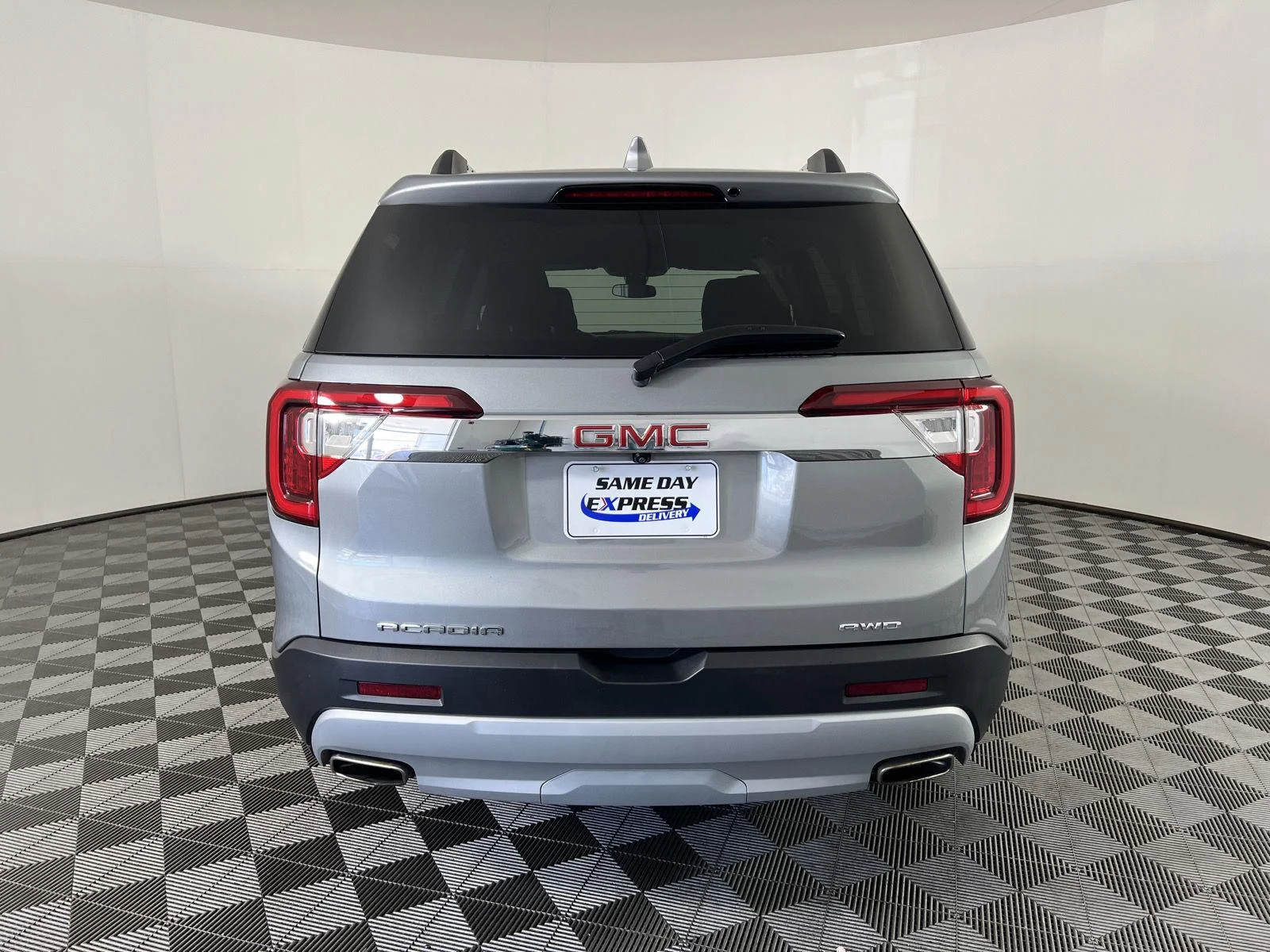 Used 2023 Sterling Metallic GMC SLE image 28
