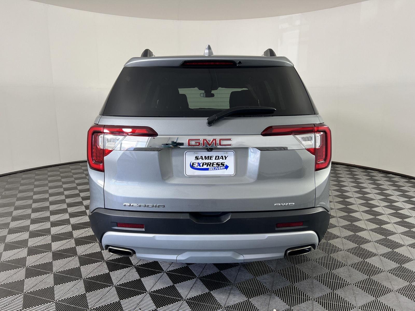 Used 2023 Sterling Metallic GMC SLE image 28