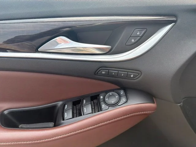 Used 2020 White Buick Avenir image 9