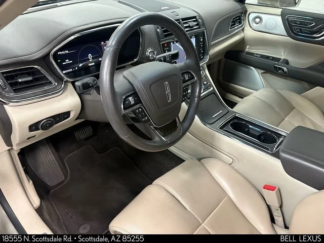 Used 2017 Gold Lincoln Reserve image 11