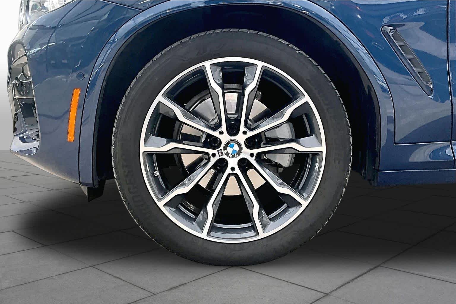 Used 2021 Phytonic Blue Metallic BMW sDrive30i image 11