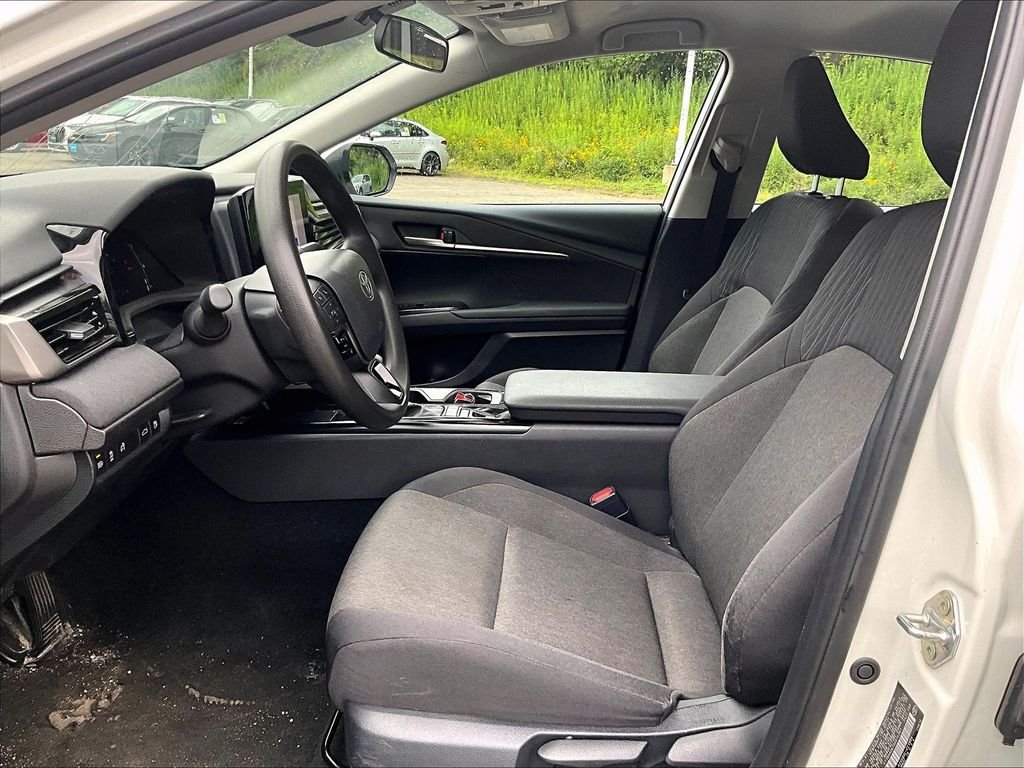 Used 2025 White Toyota LE image 4