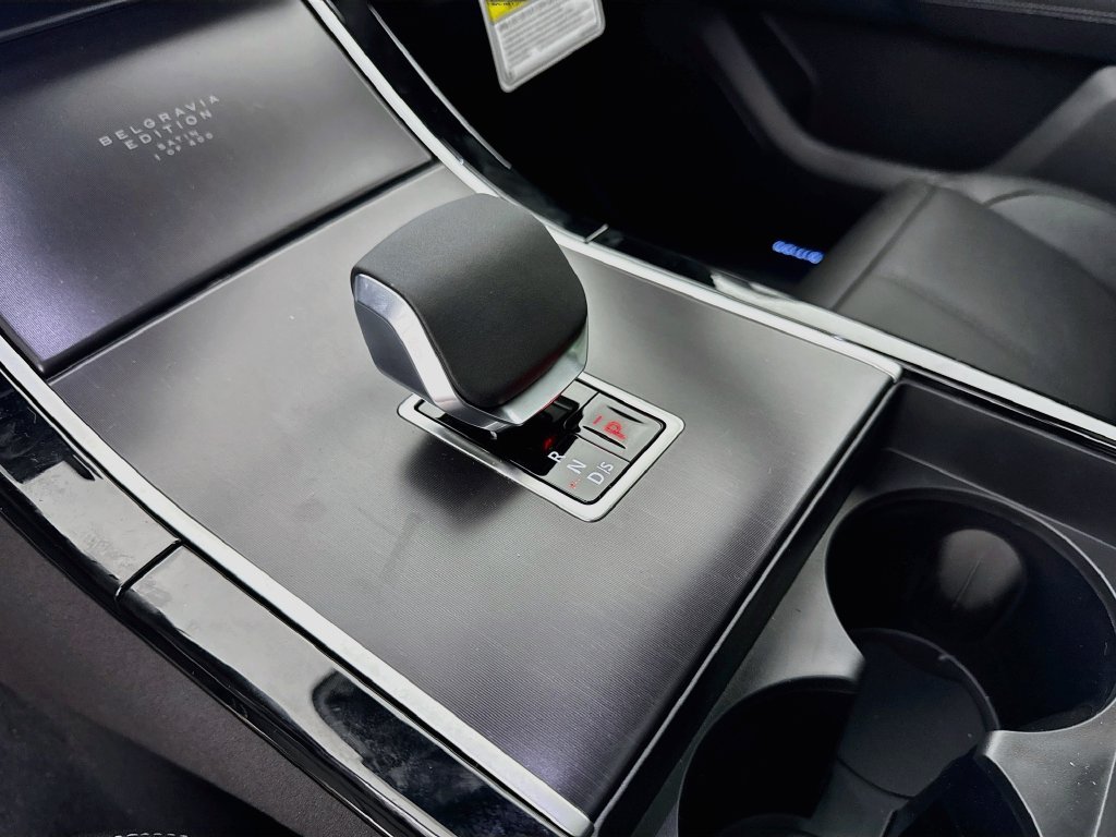 New 2026 Batumi Gold Land Rover Belgravia Edition image 17