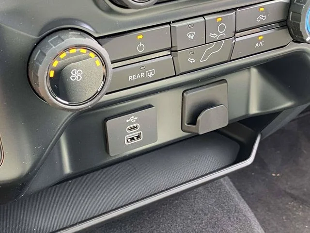 New 2026 Oxford White Ford XLT image 17
