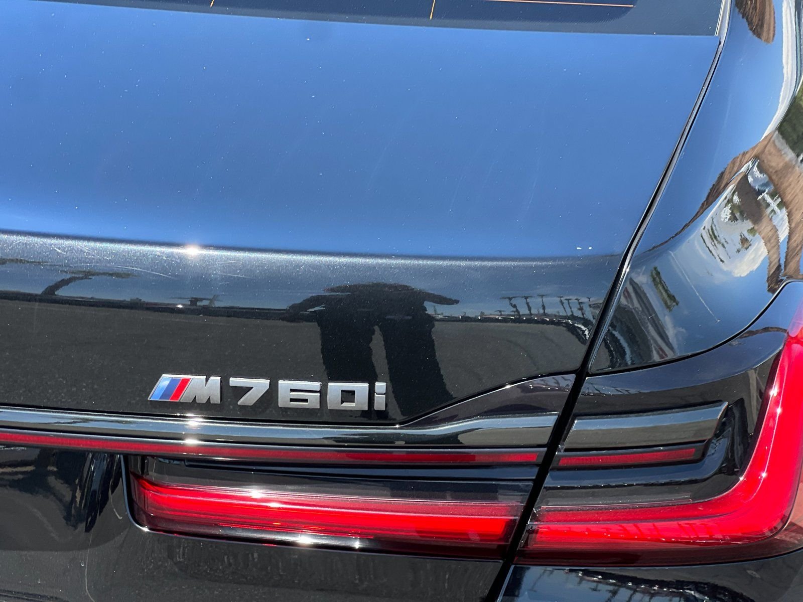 2021 BMW 7 Series M760i - Photo 25