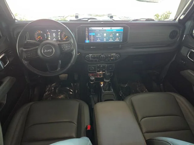 Used 2024 Gray Jeep Mojave image 9