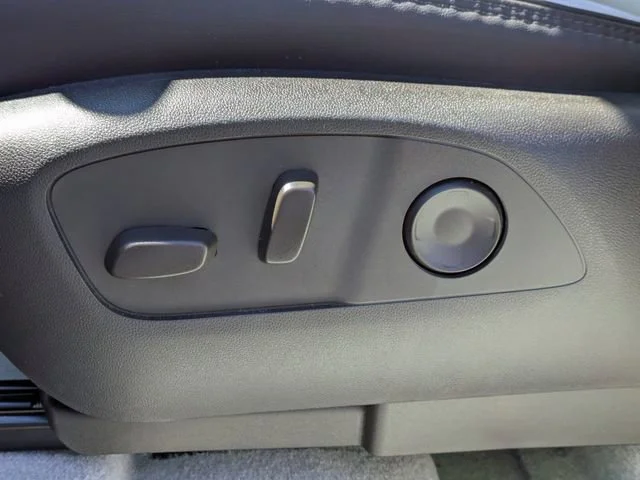Used 2025 Sterling Metallic GMC Denali image 23