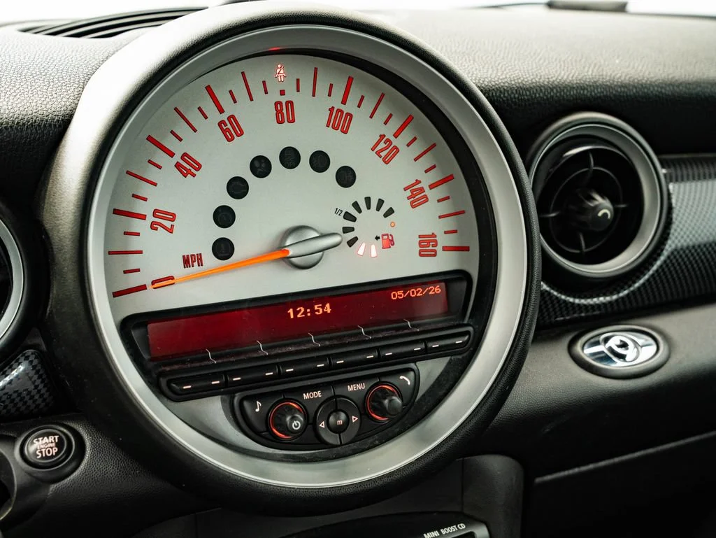 Used 2014 White Silver MINI  image 28