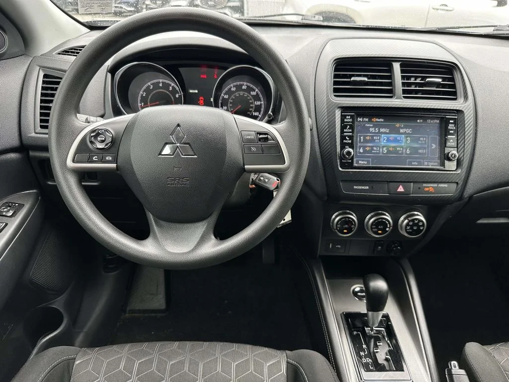 Used 2024 Gray Mitsubishi 2.0 SE image 17