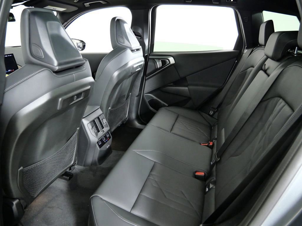 Used 2026 Skyscraper Grey Metallic BMW 30 xDrive image 31