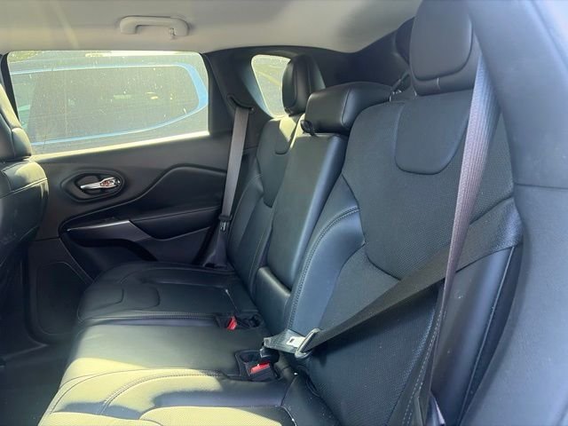 Used 2020 White Jeep Limited image 4