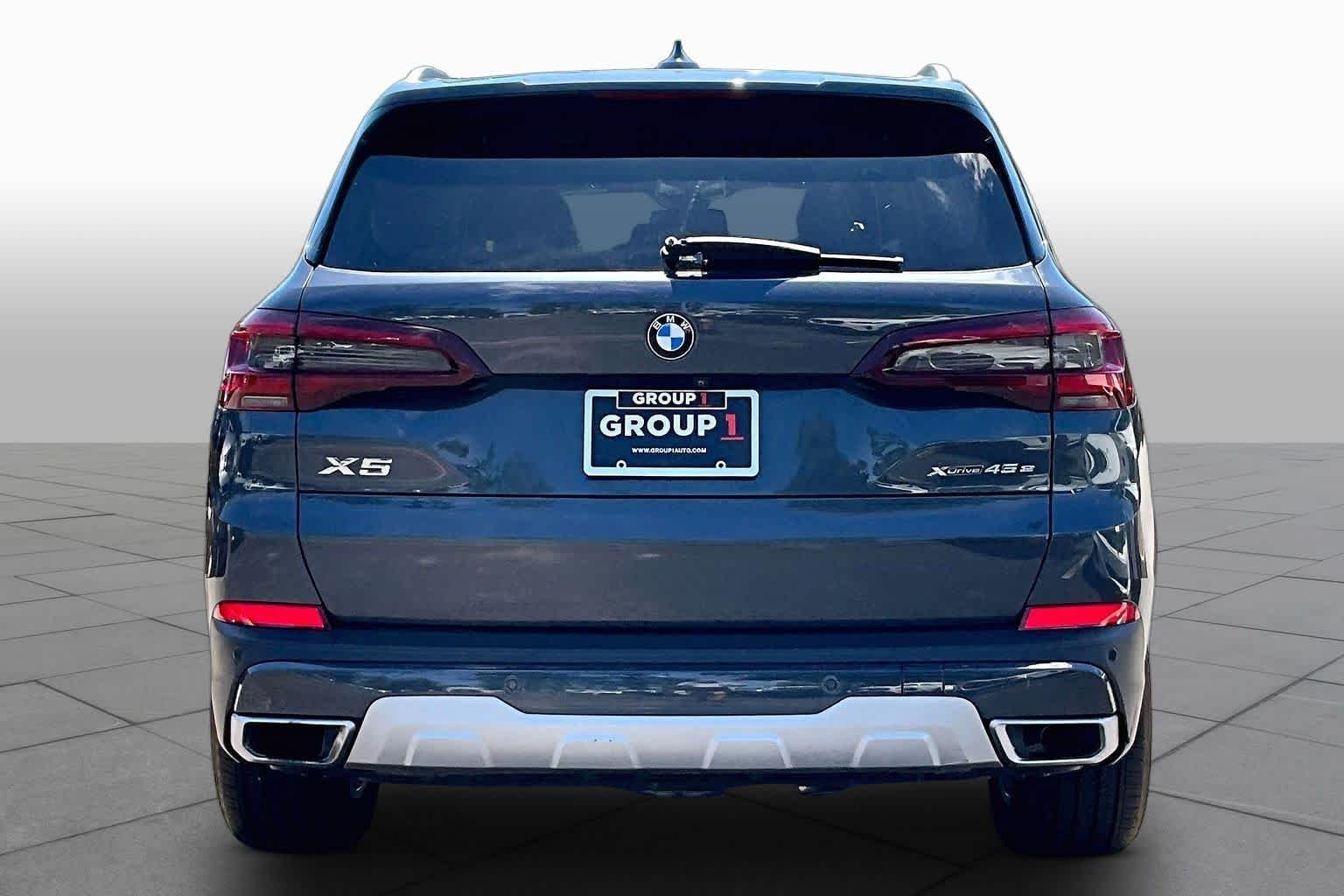 Used 2021 Arctic Gray Metallic BMW xDrive45e image 5