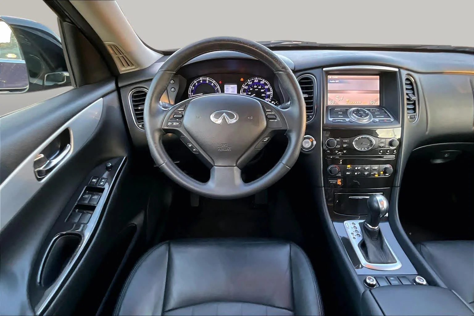 Pre-Owned 2016 INFINITI QX50