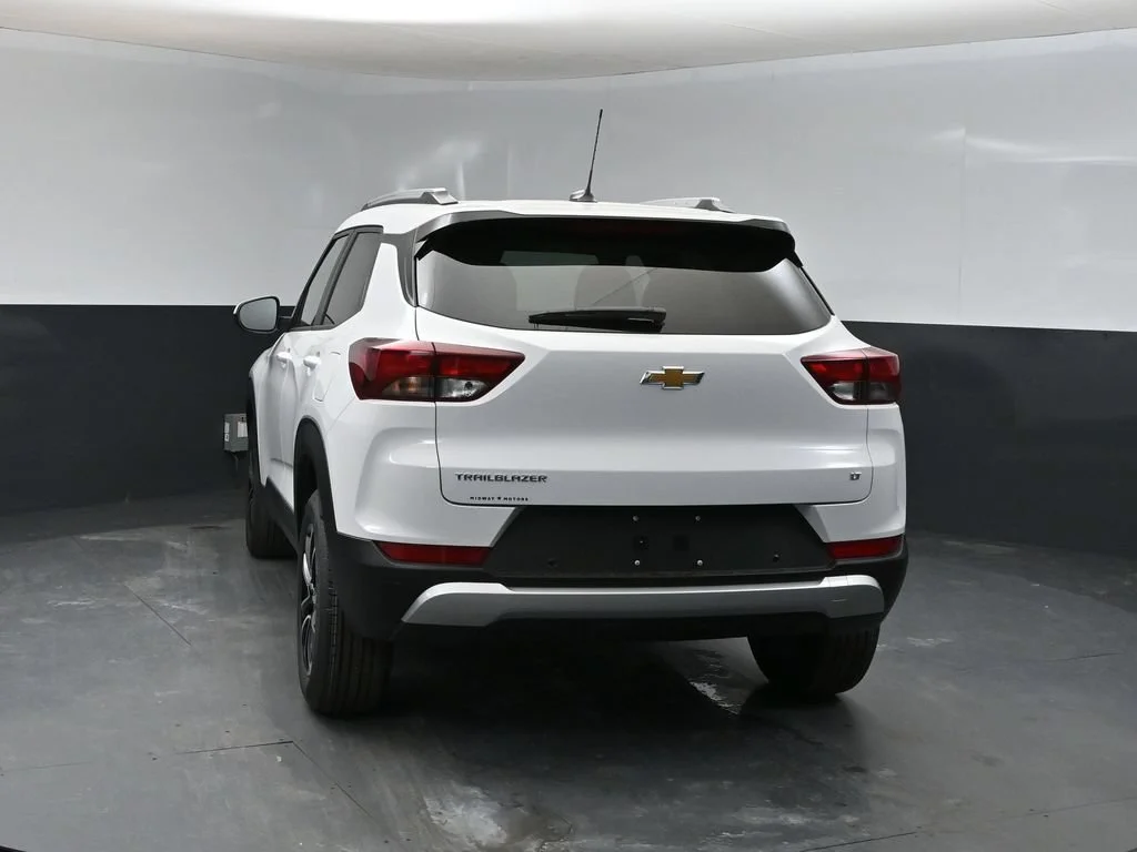 New 2026 Summit White Chevrolet LT image 3