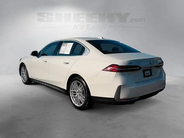 Used 2024 White BMW 530i xDrive image 15
