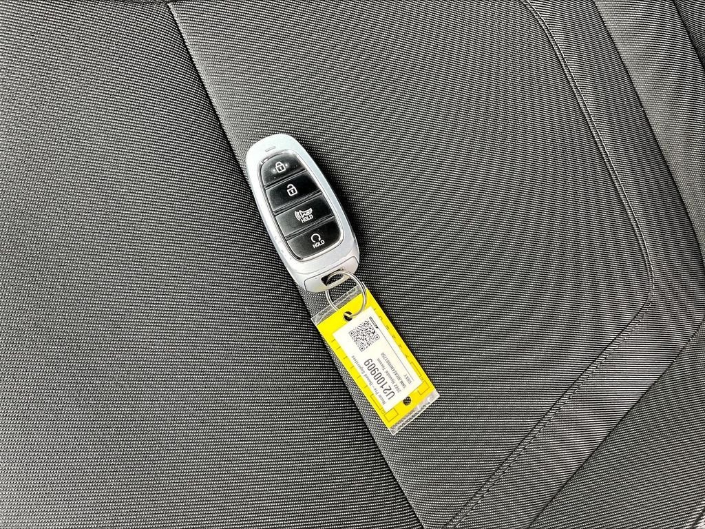 Used 2022 Amazon Gray Hyundai SEL image 27