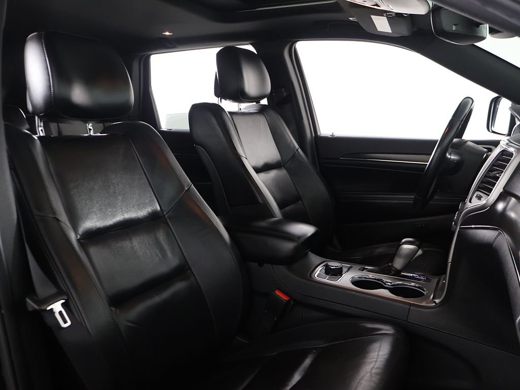 Used 2018 Black Jeep Limited image 29