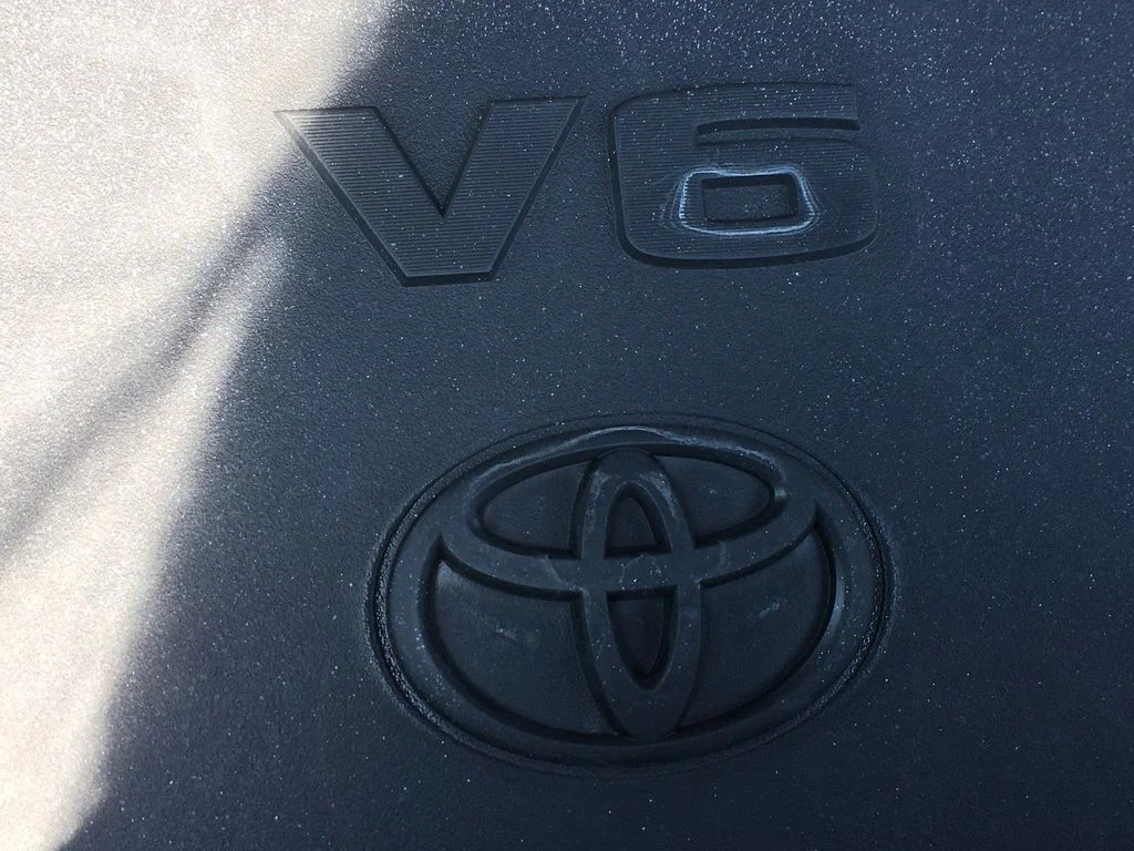 Used 2016 Gray Toyota XLE V6 image 13