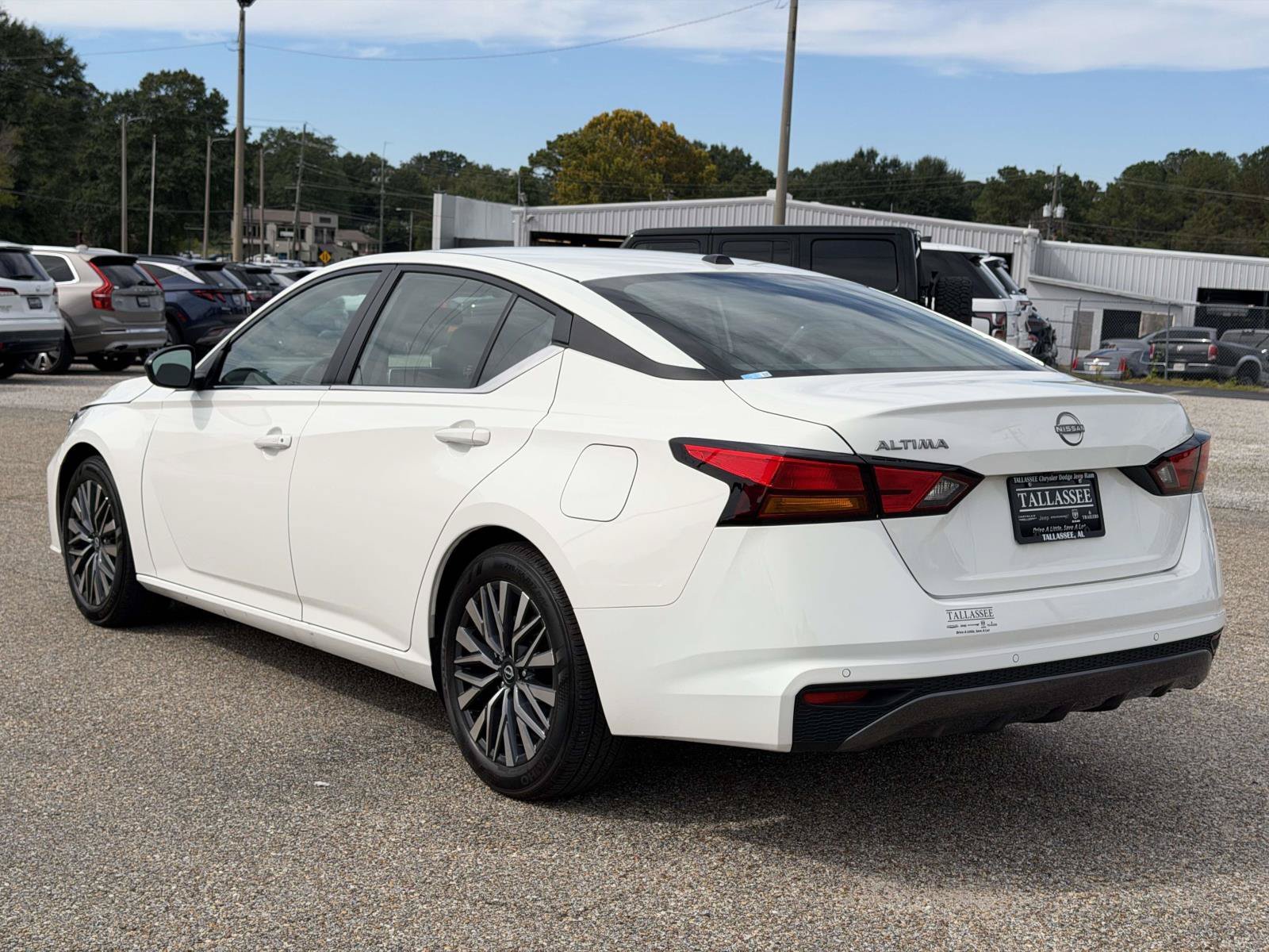 Used 2026 Glacier White Nissan SV image 7