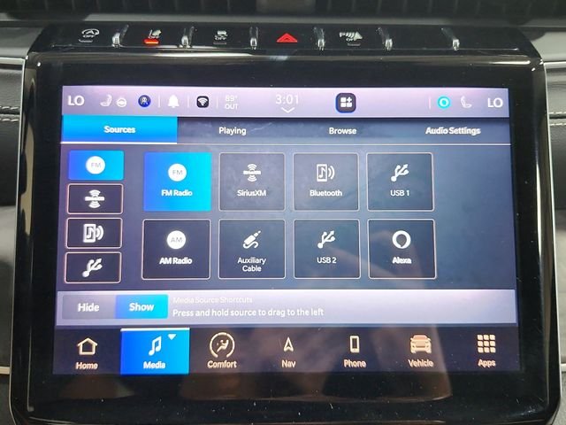 Used 2023  Jeep Limited image 15