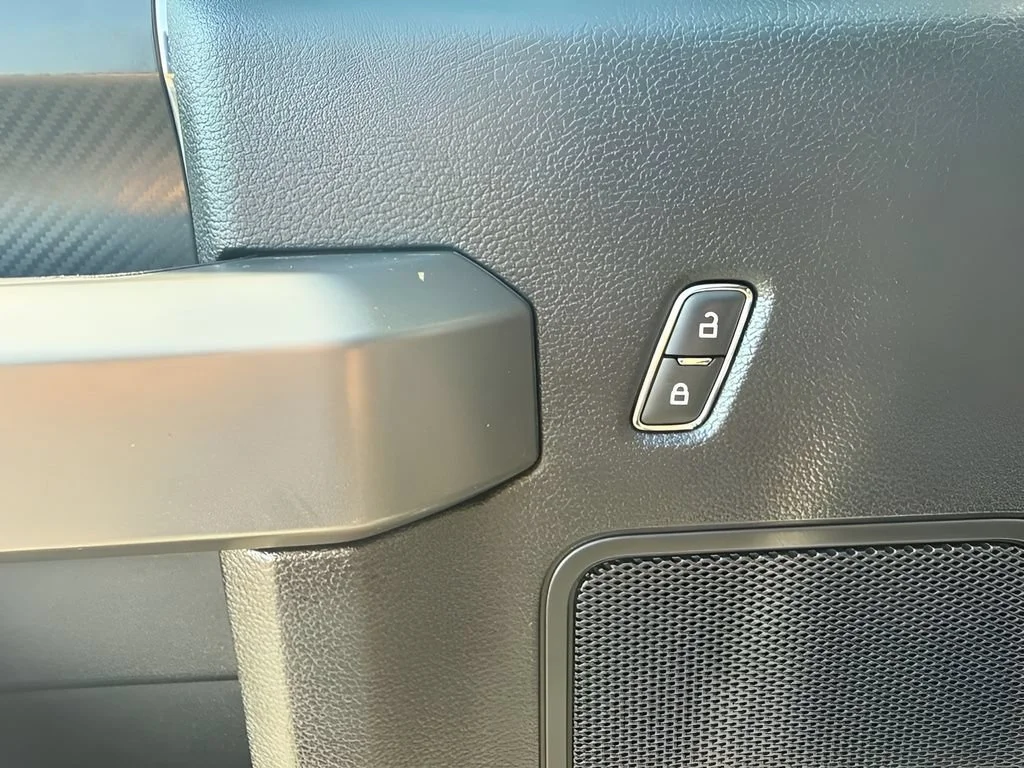 Used 2018 Gray Ford XL image 11
