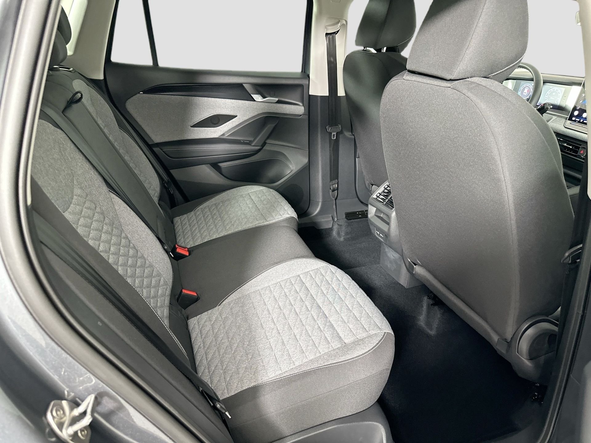 2025 Volkswagen Tiguan S - Photo 21