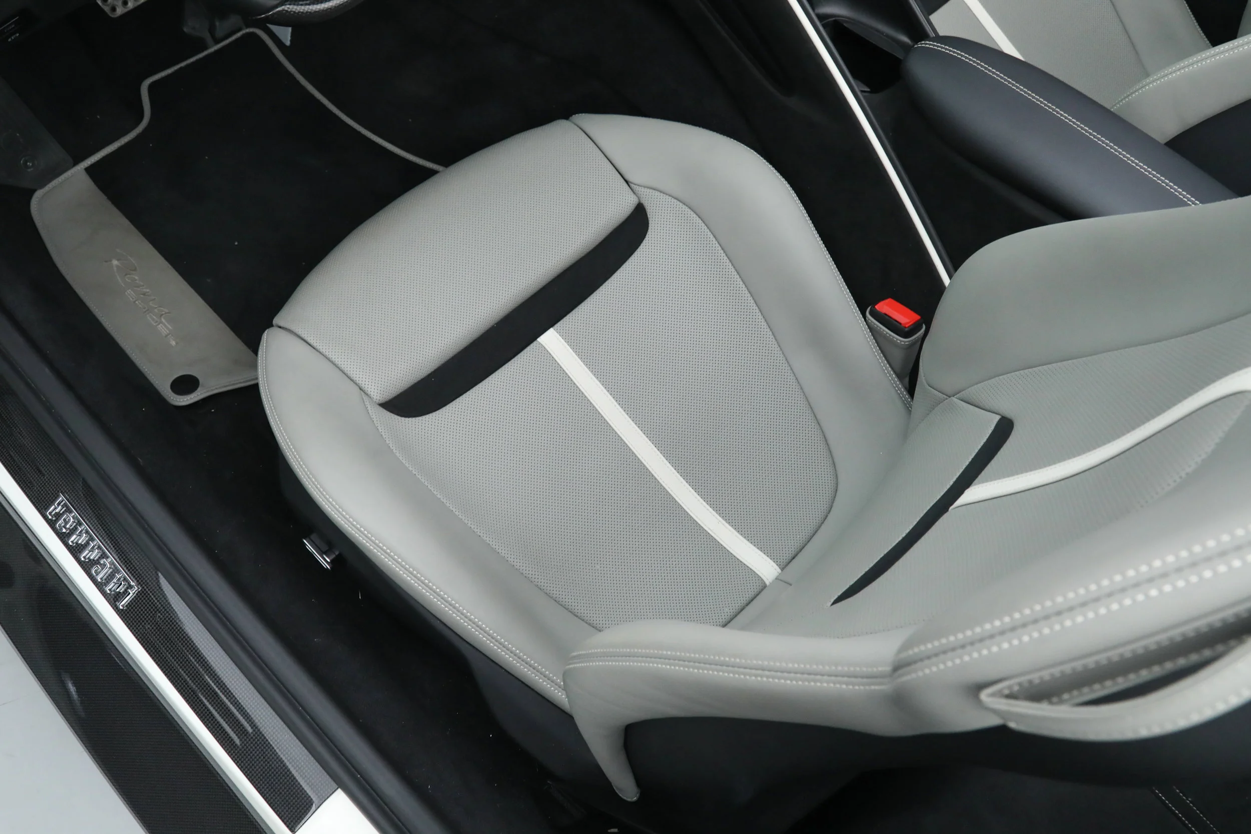 Used 2024 White Ferrari  image 28