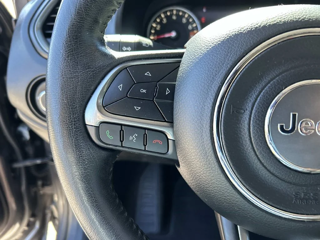 Used 2020 Gray Jeep Limited image 44