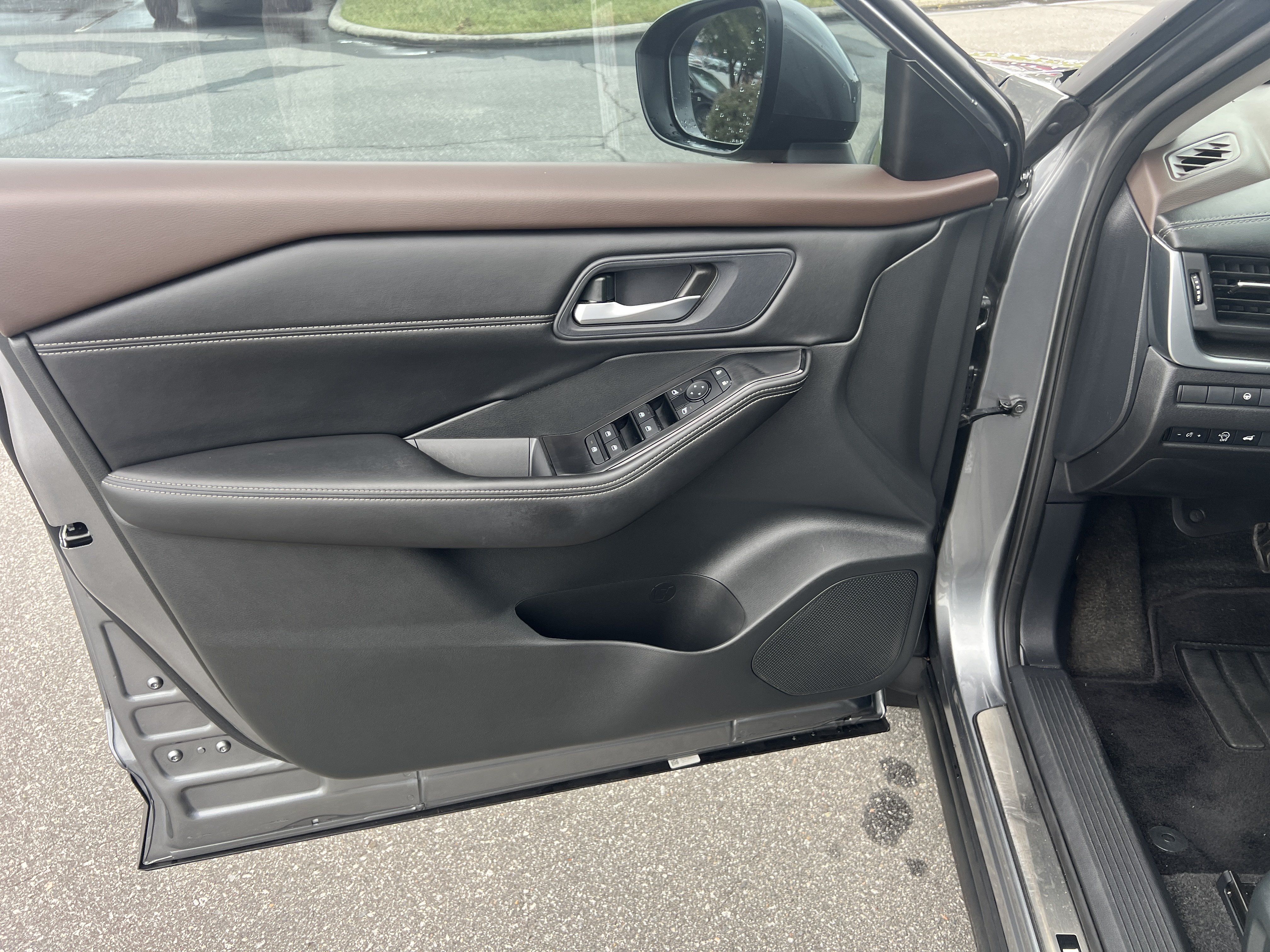 Used 2023 Gun Metallic Nissan SV image 20