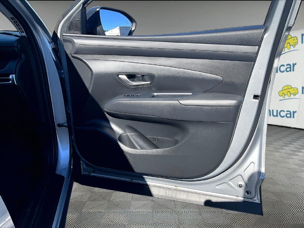 Used 2025 Silver Hyundai SE image 12