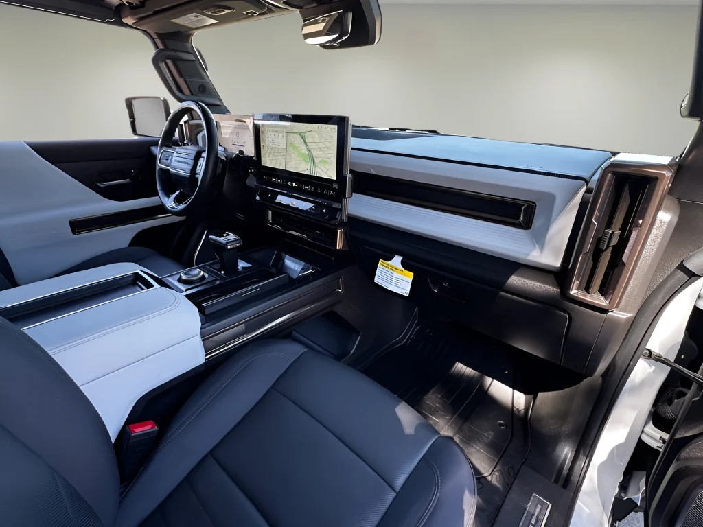 Used 2025 White GMC 3X image 23