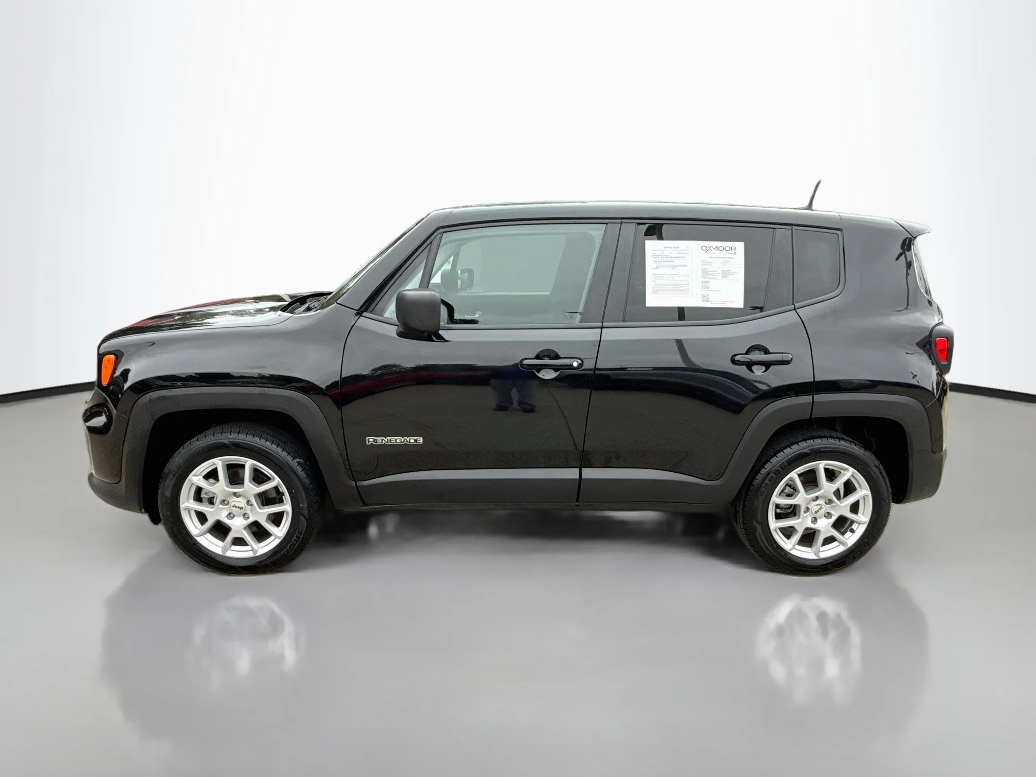 Used 2023 Black Clearcoat Jeep Latitude image 5